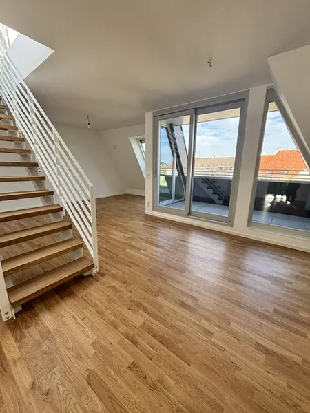 Erstbezug nach Dachgeschossausbau - 3 Zimmer mit exklusiver Dachterrasse — photo 1
